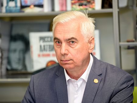 Задержанного Гущина обвиняют в написании статей для российского пропагандистского сайта Задержанного Гущина обвиняют в написании статей для российского пропагандистского сайта