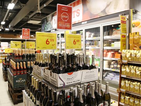 Неправильная ёлка: PTAC выявил в торговых центрах нарушения закона об алкоголе Неправильная ёлка: PTAC выявил в торговых центрах нарушения закона об алкоголе