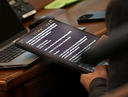 Нацблок и товарищи требует ужесточить роль госязыка в СМИ: Сейм рассмотрит спорные поправки