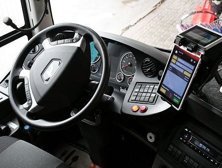 Билингвальный скандал в автобусе: хочешь командовать — езжай на такси