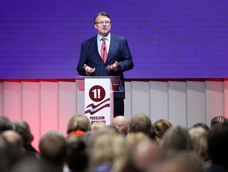 На кандидата от партии Шлесерса возбудили дело о подкупе избирателей: угадайте — он хоть прошёл? На кандидата от партии Шлесерса возбудили дело о подкупе избирателей: угадайте — он хоть прошёл?