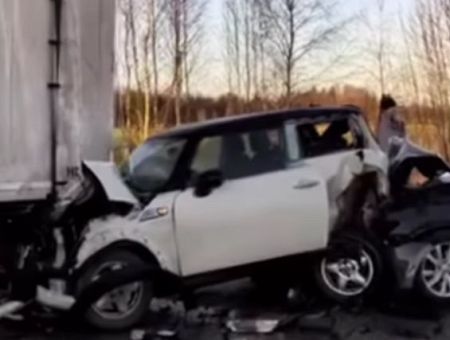 Страшная авария на шоссе в Яунелгаву: движение полностью перекрыто (ВИДЕО)