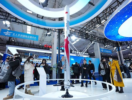 Упадёт на Латвию? Латвийские эксперты о траектории китайской ракеты Zhuque-33