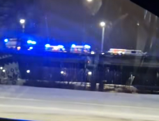 «Куча скорых, пожарка, полиция»: ночное ДТП на Островном мосту в Риге (ВИДЕО) «Куча скорых, пожарка, полиция»: ночное ДТП на Островном мосту в Риге (ВИДЕО)