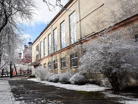 «Каждое слово — перл»: Рижская дума за 600 тысяч исследует перекрёсток на тихой улице (ВИДЕО)