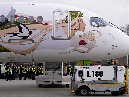 Неприятный инцидент с airBaltic в рижском аэропорту: пассажирку заставили удалить видео и обыскали телефон