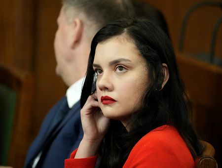 Перепутала Сейм и дискотеку? Новый образ Левренце шокировал публику. ФОТО, ВИДЕО Перепутала Сейм и дискотеку? Новый образ Левренце шокировал публику. ФОТО, ВИДЕО