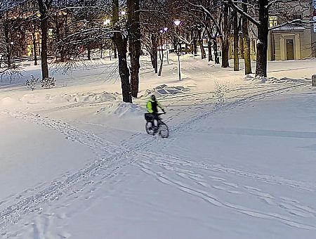 Нужна помощь: полиция объявила в розыск велосипедиста (ФОТО)