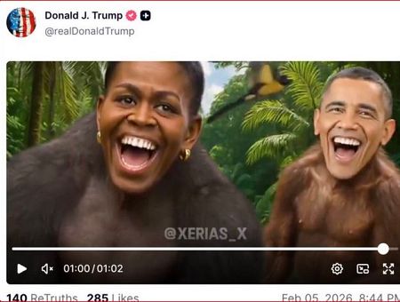 Трамп выложил видео с Обамой в образе обезьяны