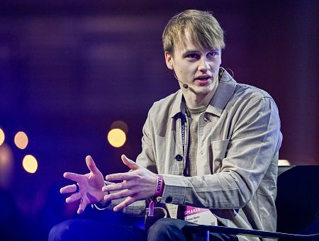 Два парня стали самыми молодыми миллиардерами Европы, научив любого желающего создавать сайты