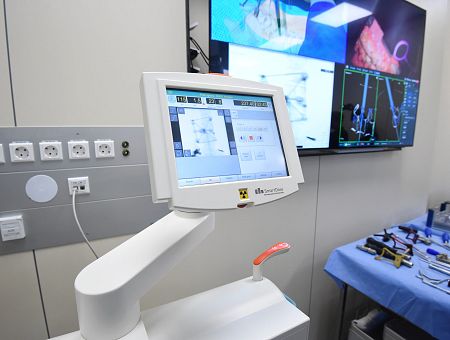 Не проверяли, а просто клеили новые стикеры: расследование выявило угрозу безопасности пациентов