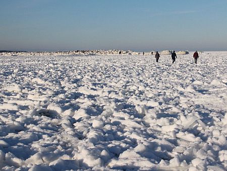 Ночью в Латвии подморозило до минус 27: что будет днём?