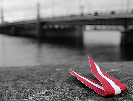 Либо Латвия вымирает, либо доводит население до 4,7 млн. Либо и то, и другое сразу: «Неаткарига» Либо Латвия вымирает, либо доводит население до 4,7 млн. Либо и то, и другое сразу: «Неаткарига»