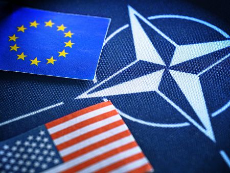 Курсом СССР: Европу зовут к противостоянию с США — и что мы выиграем?