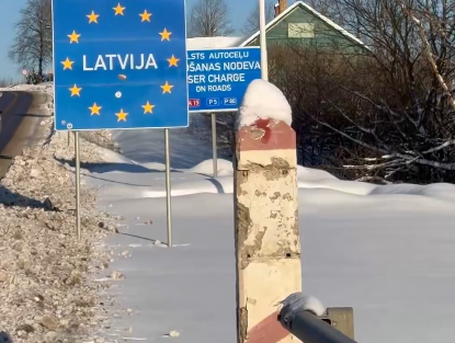 «Памятник «Новому единству» и его правлению»: неприглядная картина на границе (ВИДЕО)