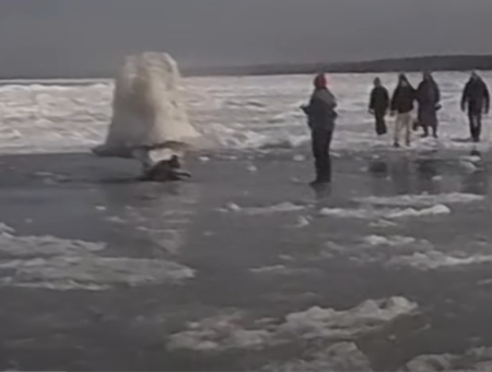На помощь пришёл только один, остальные снимали: спасенный на Мангальсале нашел своих героев