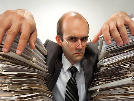 Европу губит простой чиновник, пока Путин потирает руки: все всё понимают, но…