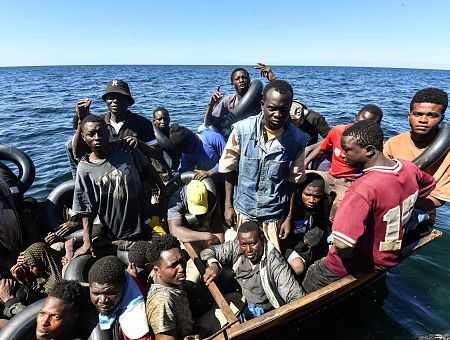 «С помощью мигрантов вымести из этой страны фашистов и расистов»: левые уже и не скрывают своих планов