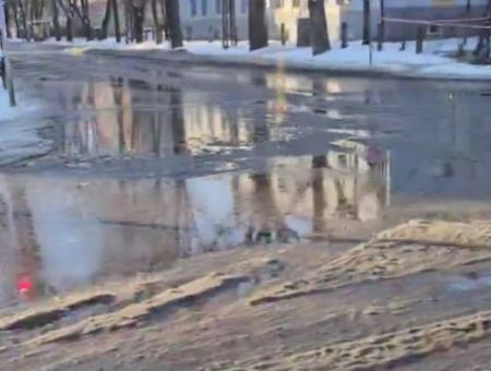 В Риге лопаются трубы: по всему городу работают аварийные бригады (ВИДЕО)