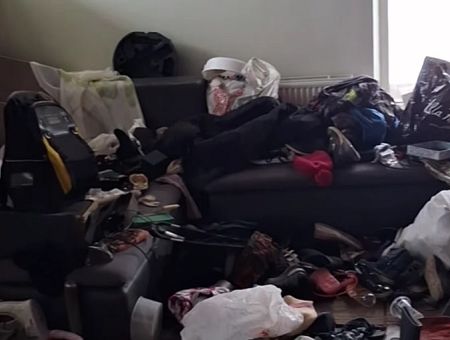 «Подарок» от многодетной семьи: неблагодарность жильцов шокировала мужчину (ВИДЕО)