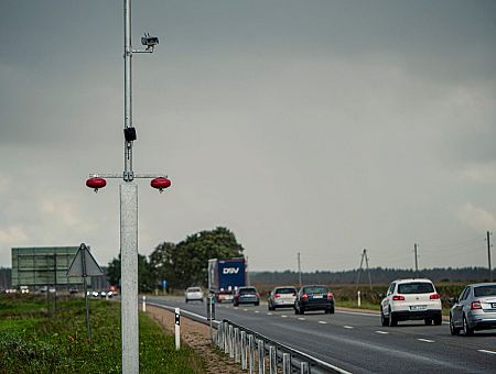 Уже завтра: на дорогах Латвии вводятся новые участки регулирования средней скорости Уже завтра: на дорогах Латвии вводятся новые участки регулирования средней скорости