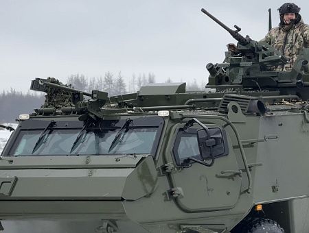 Латвийская Patria уже в бою. Машины используют и для штурма, и для логистики