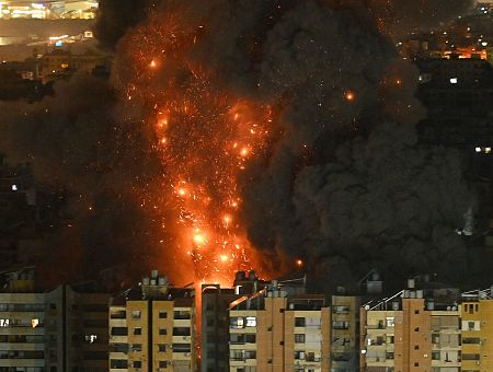 «Всё равно это лучше, чем жить под этой системой»: о чём говорят иранцы под ударами союзников