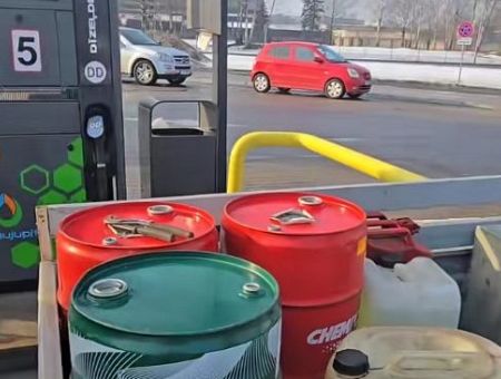 «Запасов хватит на несколько дней»: дизель стоит уже на 20% дороже