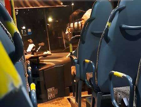 «Плати 27 центов или выметайся!» Бабушку-инвалида чуть не выбросили из автобуса: а что же зрители?