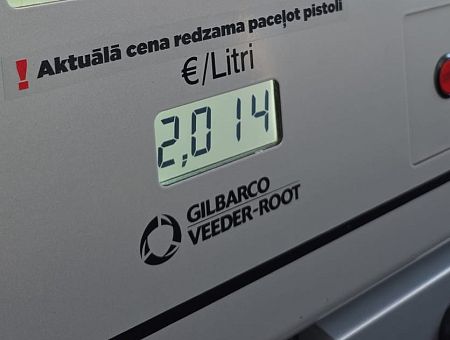 Латвийская аномалия: у нас дизель уже по два евро — а что у соседей?