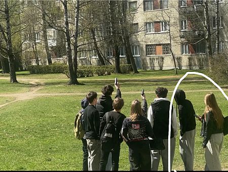 В Кенгарагсе взрослые передали детям два пневматических пистолета: ребята стали стрелять