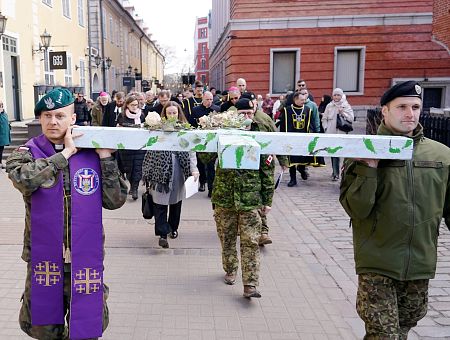 C Божьей помощью: по Старой Риге прошел экуменический крестный ход