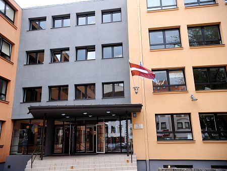 «С помощью учеников»: директор 3-ей гимназии помог задержать агрессивного подростка