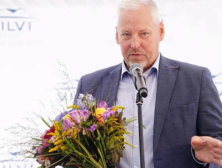 «О каком патриотизме там можно говорить?»  Шмитс о жизни в бедных регионах