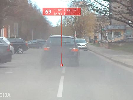 Школьник на BMW  уходил от погони, но встретил забор (видео)