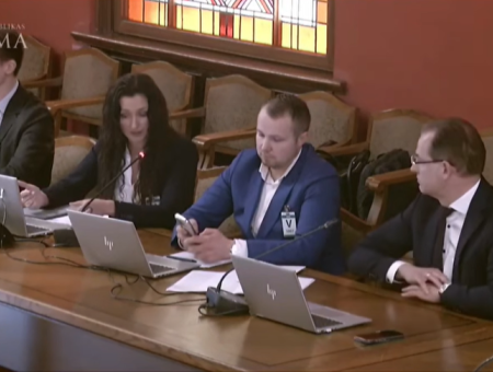 Муж стал выигрывать тендеры, когда жена заняла пост в правлении: интересное в Rīgas siltums