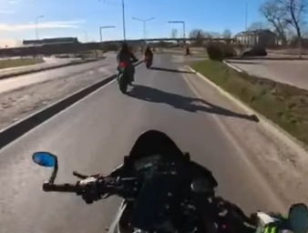 Шокирующее ДТП в Резекне: мотоцикл вышел из-под контроля (ВИДЕО)