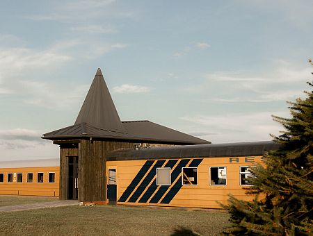 Поспать на кровати Пугачёвой: из вагонов Рига-Москва под Вентспислом сделают гостиницу