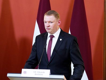 Теперь обществу придётся столкнуться с «жёсткой реальностью»: Смилтенс об историческом значении сегодняшнего дня Теперь обществу придётся столкнуться с «жёсткой реальностью»: Смилтенс об историческом значении сегодняшнего дня