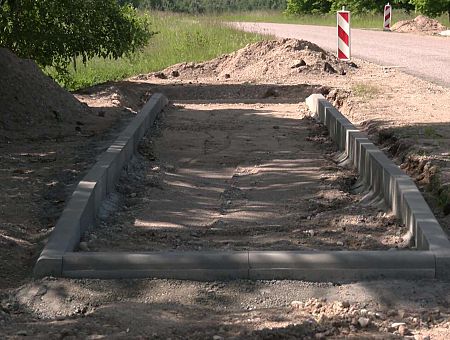 За 27 500 евро: зачем Latvijas Valsts ceļi ремонтирует остановки, к которым не ходит транспорт