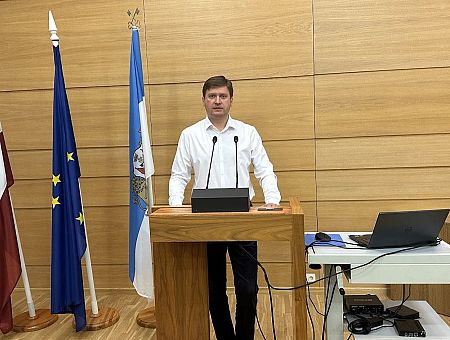 «Где государство собирается остановиться?». Чекушин о новых языковых запретах
