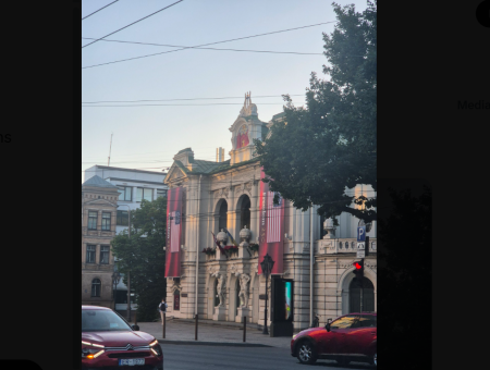 «Амиши уничтожат латышский язык быстрее русских»: рижане в шоке от оформления Национального театра