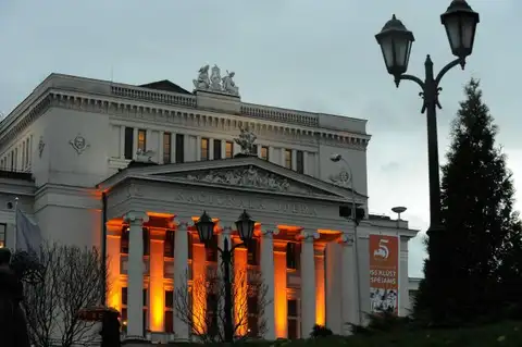 Operas korī atklāti vēl trīs Covid-19 slimnieki