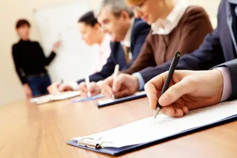 Учёба для взрослых: кому положена стипендия