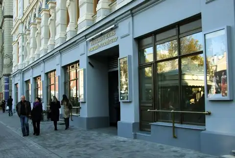 «В бальных туфельках по сибирским снегам»: Русский рижский театр готовит билингвальную премьеру о депортациях