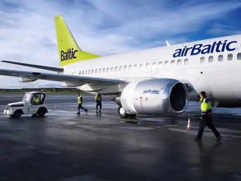 «airBaltic» piedāvā 120 vakances