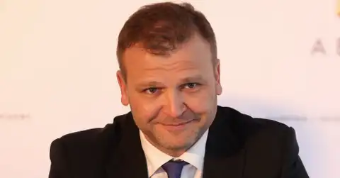 Экс-банкир Филь объяснил, почему не женится на своей возлюбленной