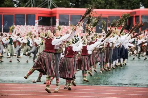 Праздник песни для школьников пройдет в видеоформате и будет добровольным: новая министр навела порядок