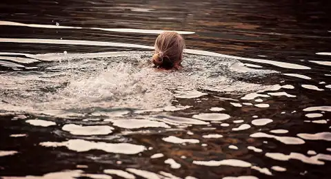Вода в водоемах Риги прогрелась уже до +25