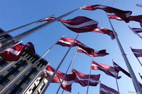 Valsts augstākajos sakaru torņos svētku laikā pacels Latvijas karogus